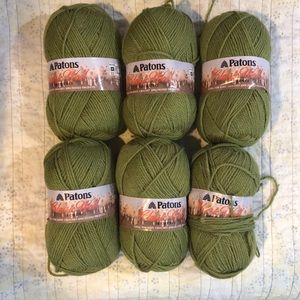 6 balls of Leaf green Patons 100% wool yarn